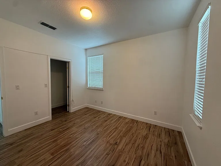 10410 Danichris Way — Photo 14
