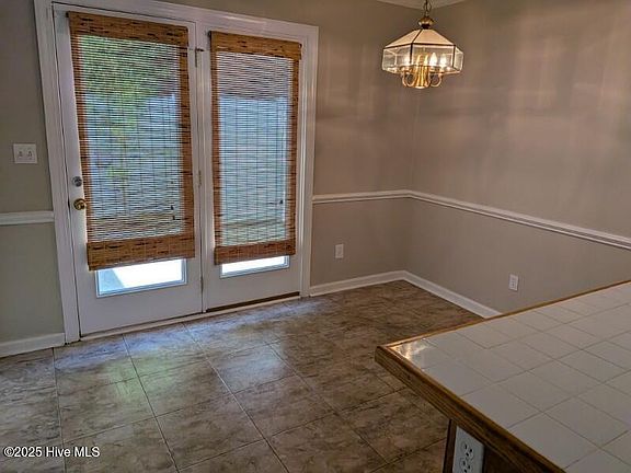5th image of 3812 Sterling Pointe Dr Unit F5