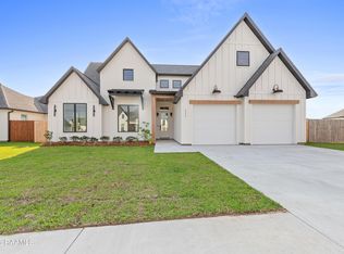 111 Travellers Palm Way, Broussard, LA 70518