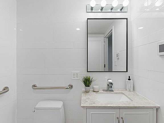 5th image of 520 51st Ave #3
