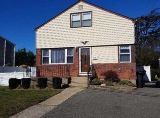 159 Mott St, Oceanside, NY 11572