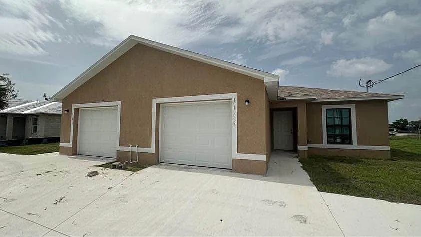 3 bed, 2.0 bath, 1300 sqft, $1,520 — Photo 2