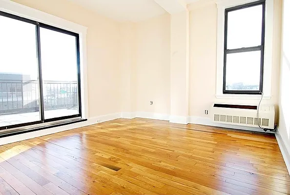 Rented by Compass | media 18