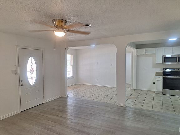 3rd image of 5912 Maceo Ln