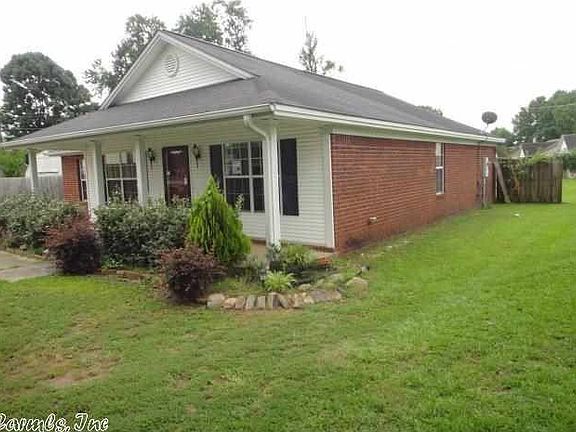 3rd image of 117 Field Crest Dr