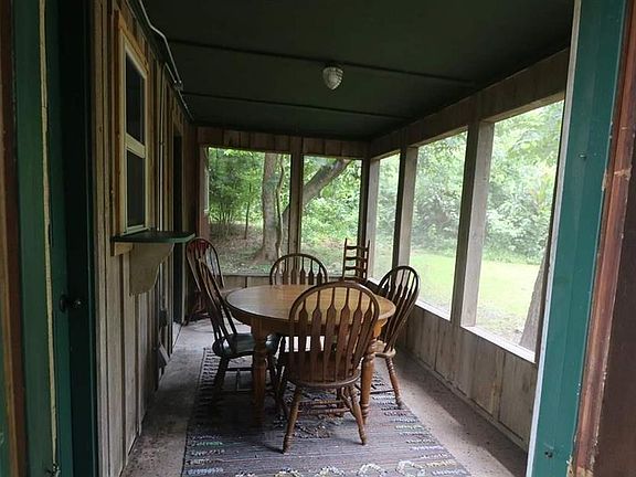 5th image of 447 Lakeview Dr
