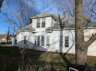108 W Vine St, Champaign, IL 61820