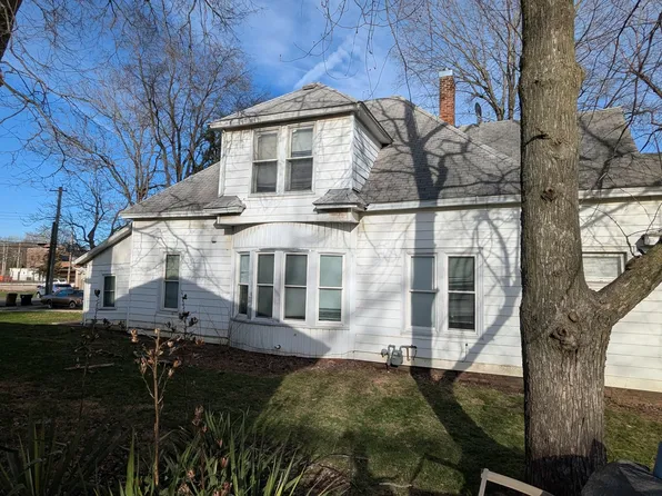 108 W Vine St, Champaign, IL 61820