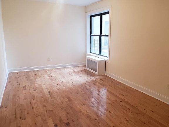 2nd image of 911 McLean Ave APT C6