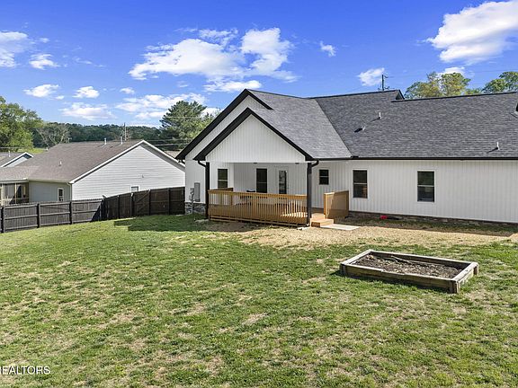 3rd image of 766 Hillvale Rd