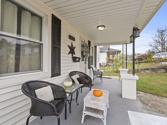 4th image of 806 5th Ave