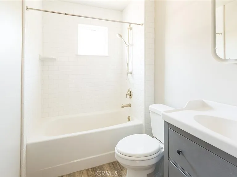 210 Laurel St #A — Photo 14