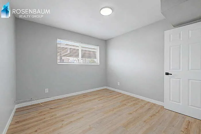 1925 W Village Dr #2 — Photo 10