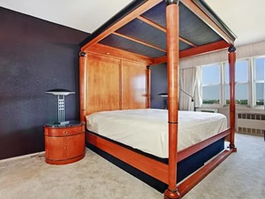 Sold by Corcoran | media 17