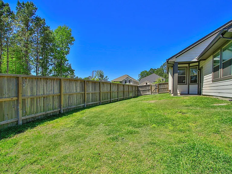 320 Rise Ln — Photo 37