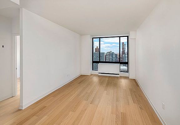 3rd image of 1 Columbus Pl APT N28a