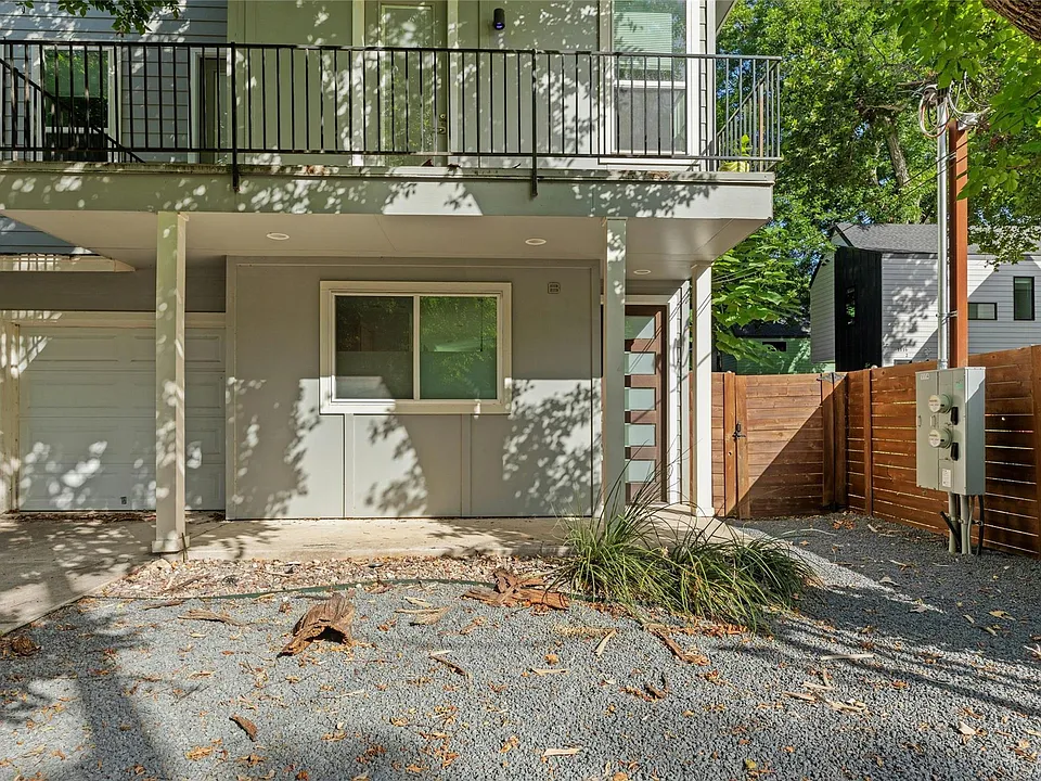 1114 Walton Ln #B