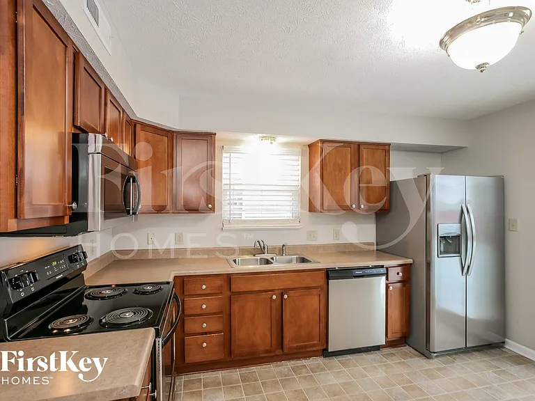 8119 Rambling Rd — Photo 5