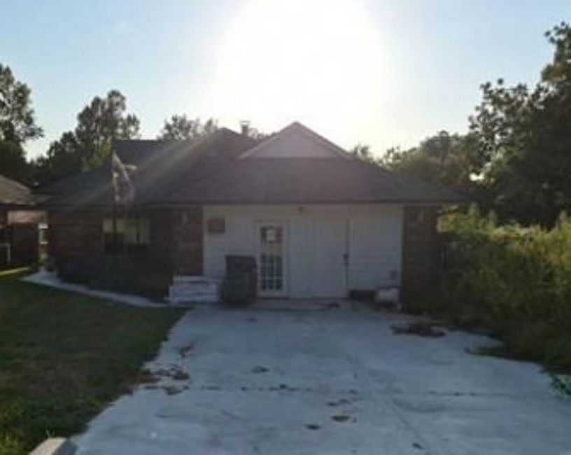 1st image of 1487 N 1st St