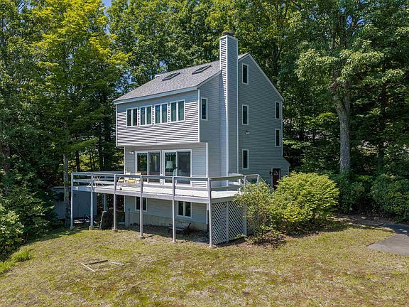4th image of 176 Sagamore Road