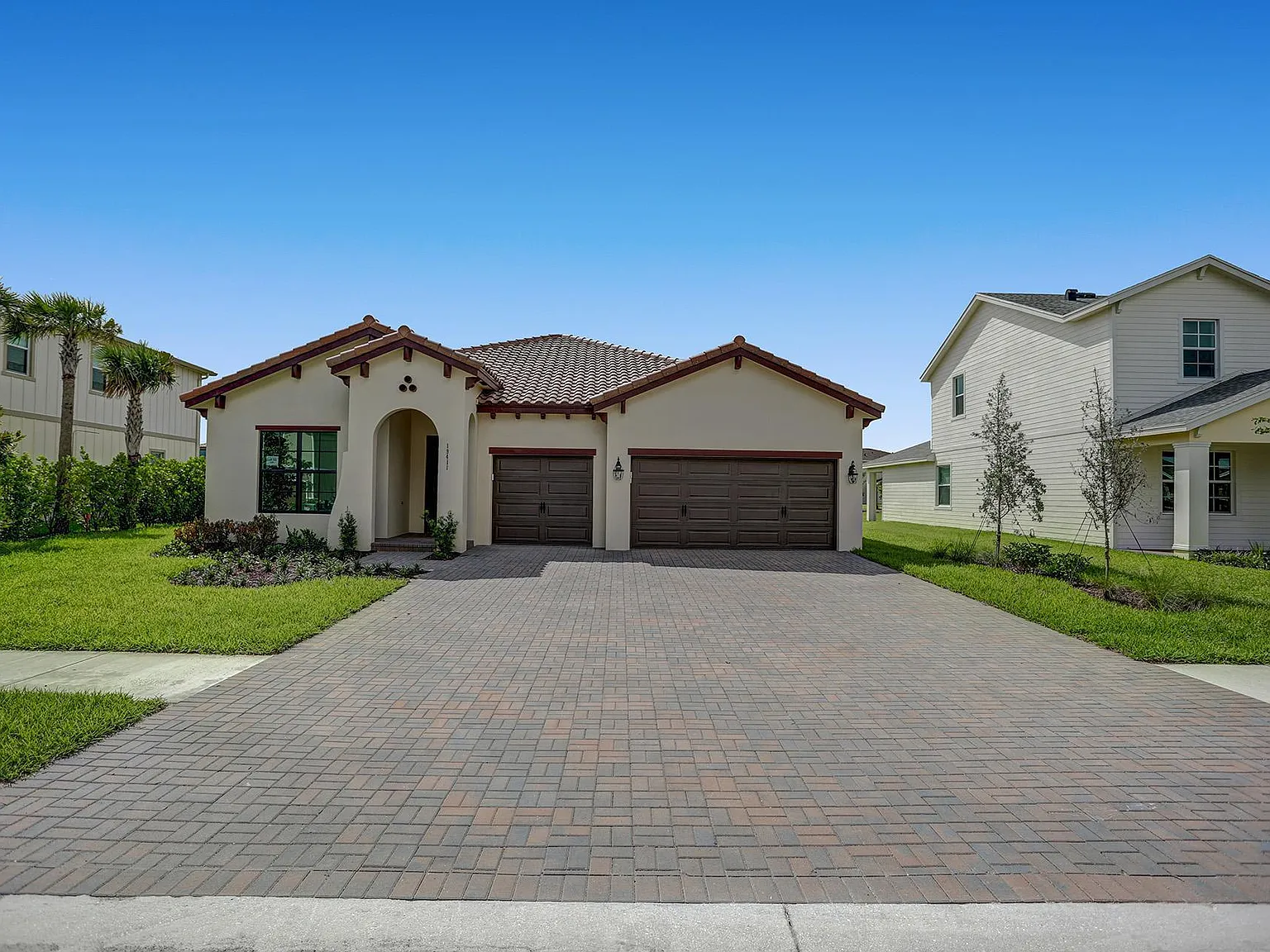 3 bed, 3.0 bath, 2629 sqft, $4,500 — Photo 2