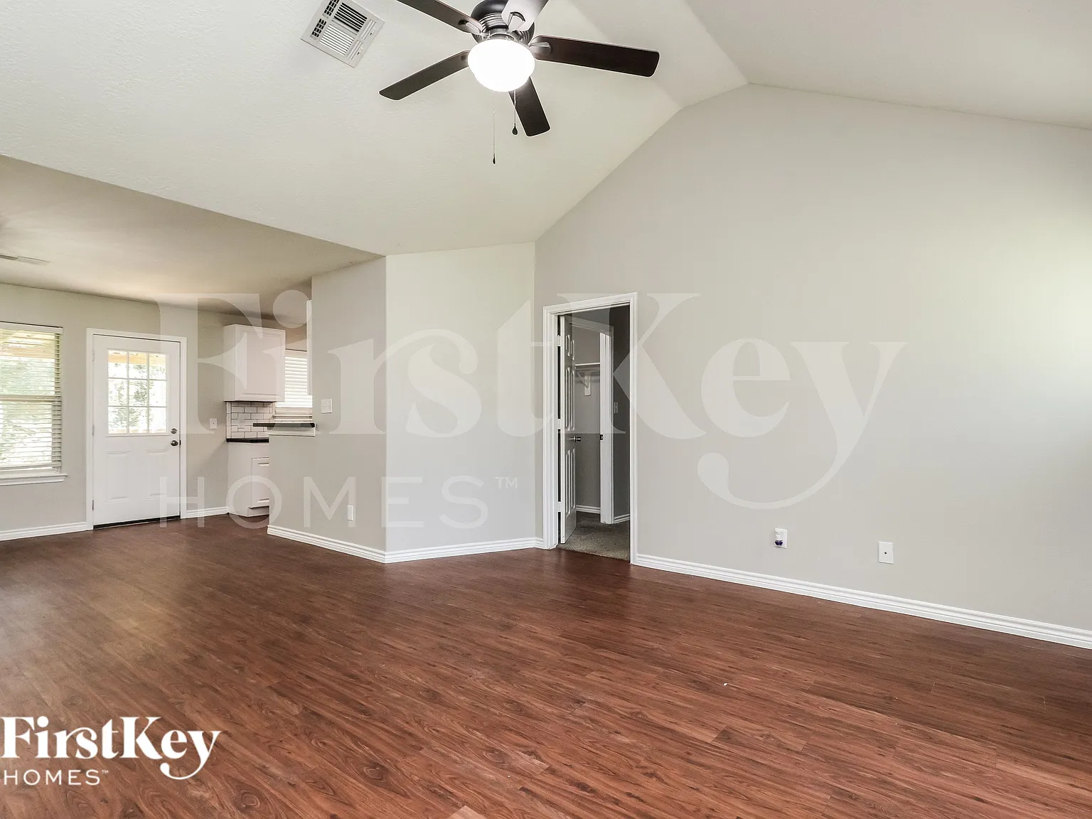 3 bed, 2.0 bath, 1204 sqft, $1,745 — Photo 3