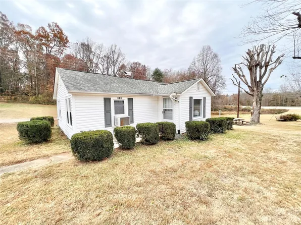 721 Broadway St NW, Lenoir, NC 28645