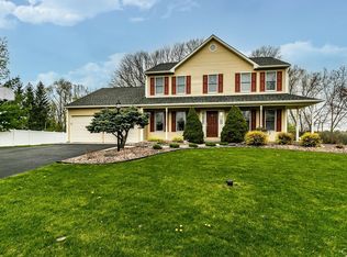 5064 Prairieview Dr, Camillus, NY 13031