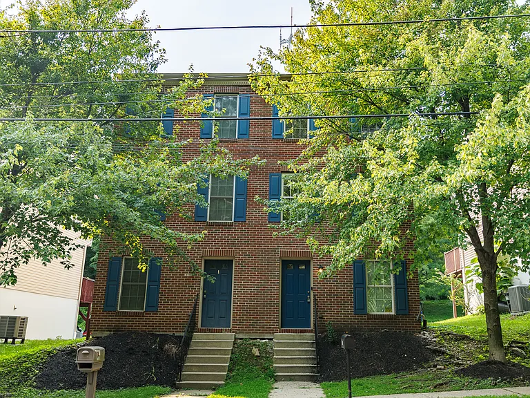 276 Parker Ave — Photo 1