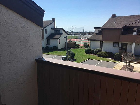 4th image of 1 Spinnaker Ct Unit 1
