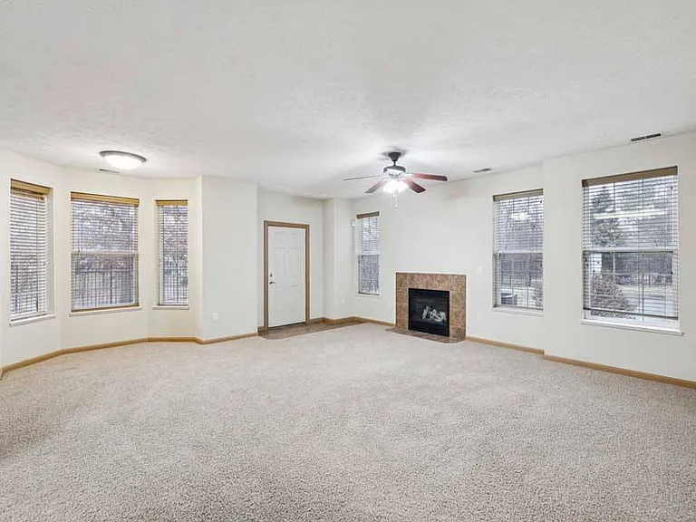 Stone Ridge Estates Apartments & Duplexes — Photo 155