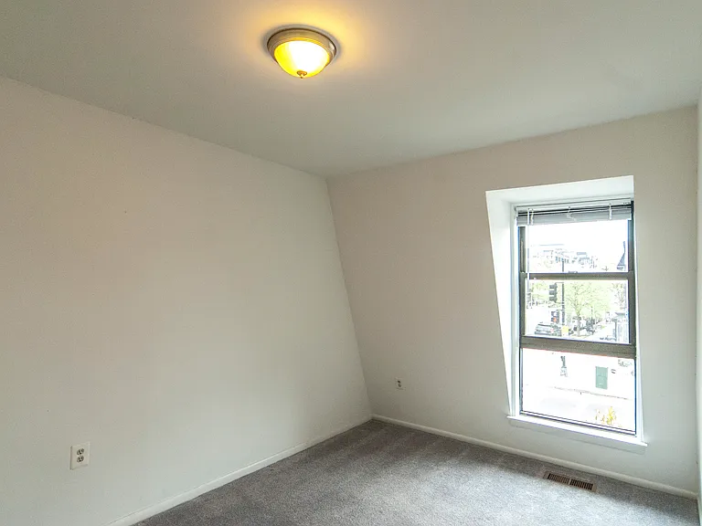 1346 S St NW — Photo 12