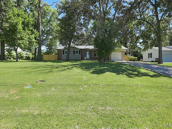 4th image of 1217 E Nicholas St