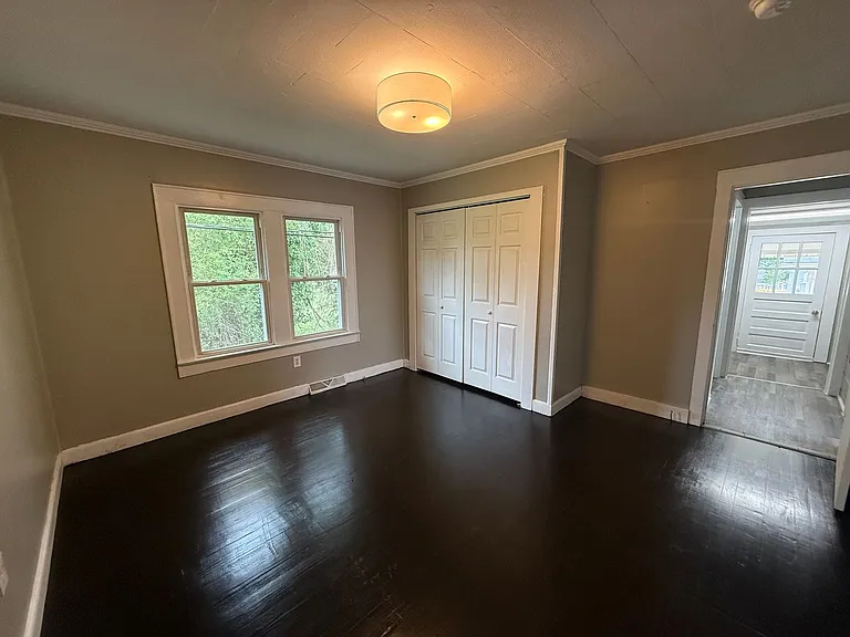 7596 Broad St #A — Photo 5