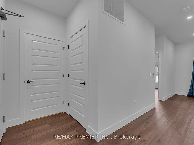 1000 Lackner Pl #215 — Photo 8