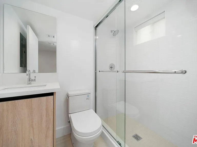 5221 1/2 Cleon Ave — Photo 12