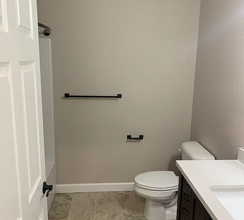 4th image of 1505 Southwest Blvd #203
