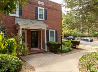 2812 S Abingdon St #B, Arlington, VA 22206