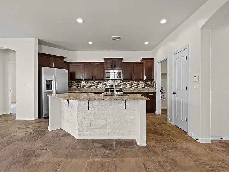 12776 Runway Ave — Photo 9