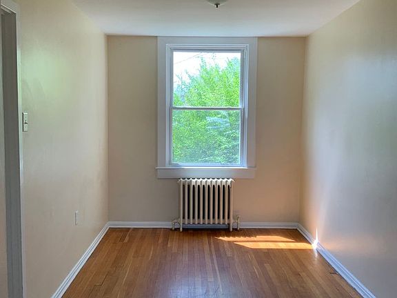 3rd image of 19-49 W Bond St #19