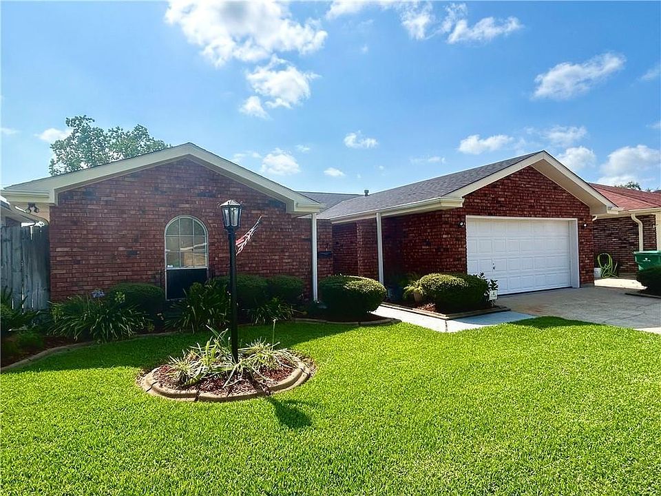 1st image of 293 Cottonwood Dr