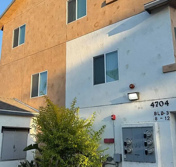 4704 Florence Ave — Photo 30