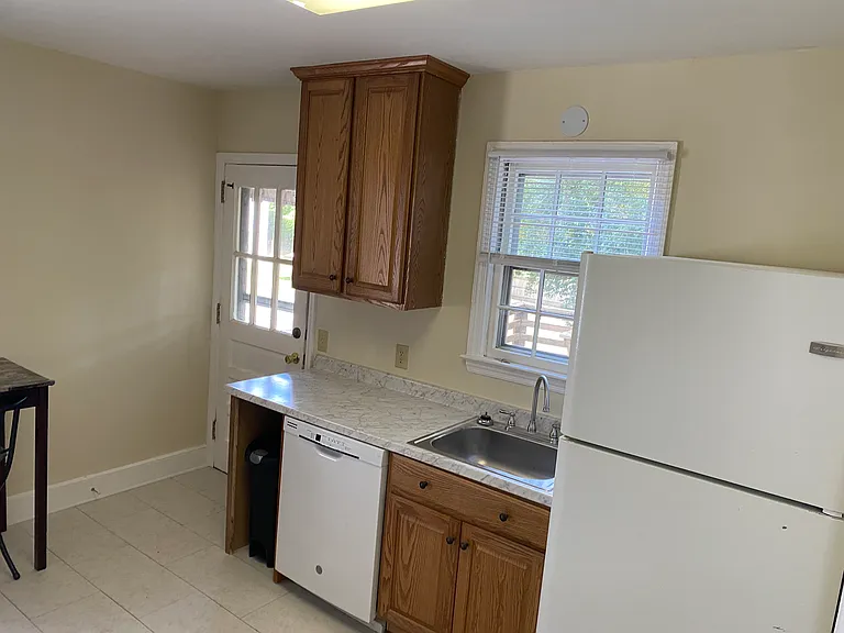 1611 Wright Ave — Photo 6