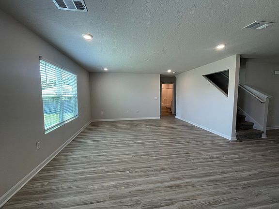 5th image of 339 Flounder St