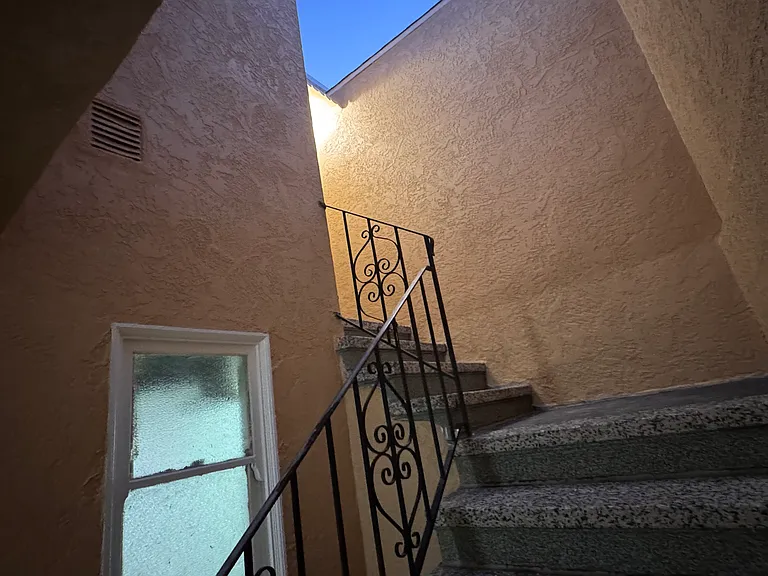 126 Margaret Ave — Photo 9