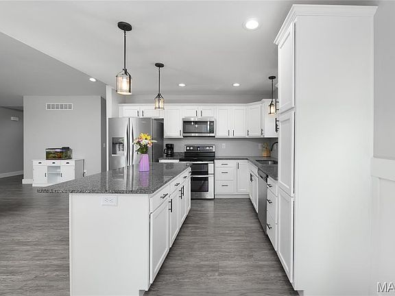 4th image of 117 Paradise St