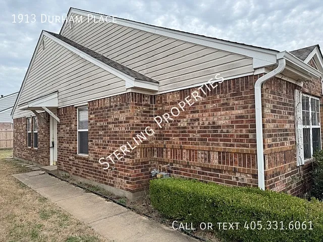 3 bed, 1215 sqft, $1,295 — Photo 3