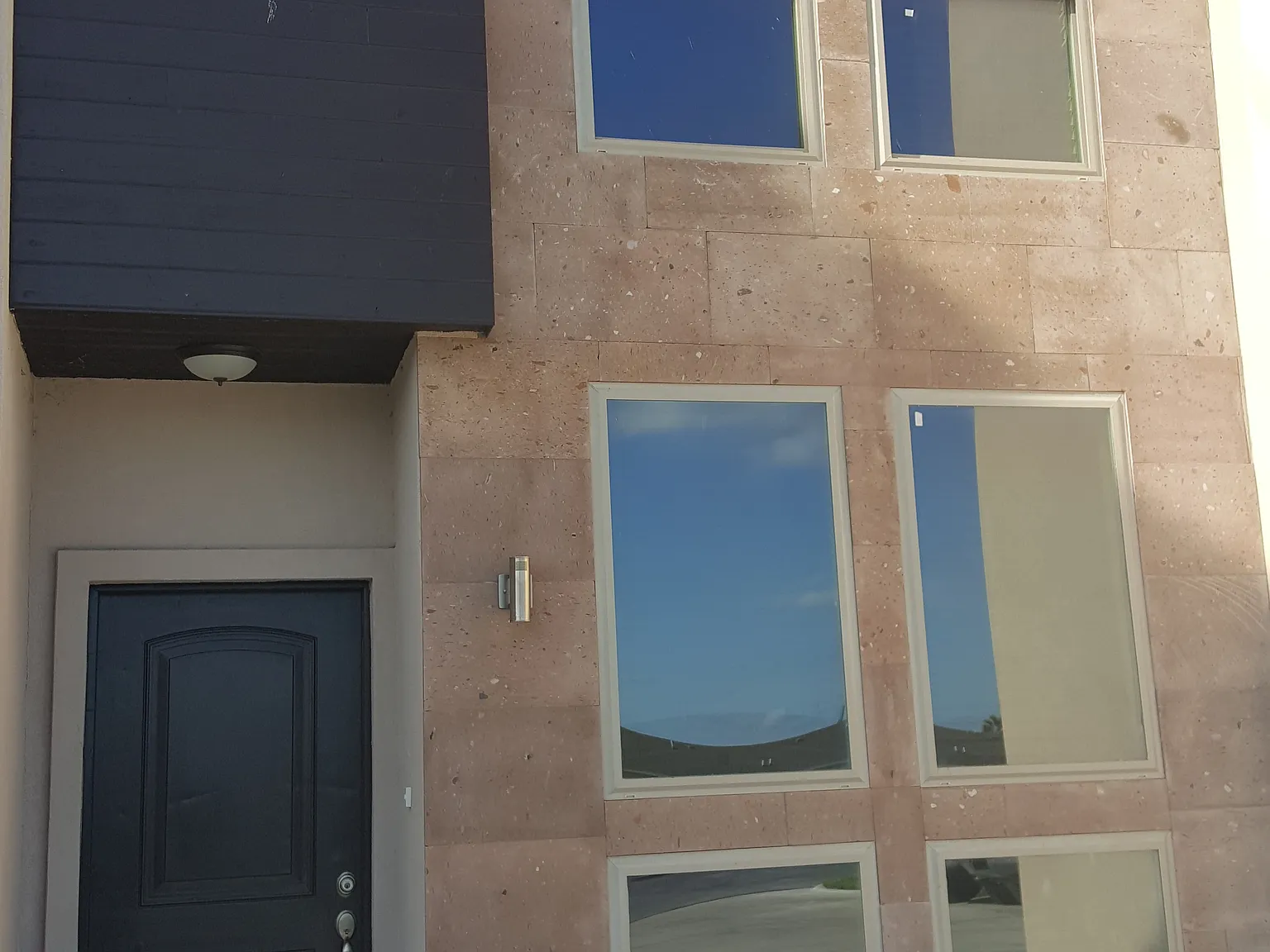 2 bed, 2.5 bath, 1235 sqft, $1,400 — Photo 2