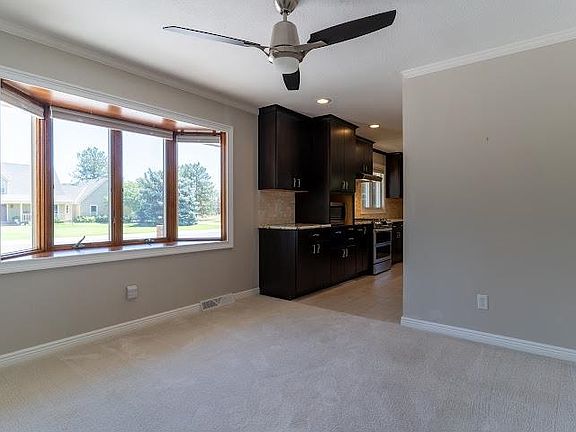 5th image of 3713 Thunderbird Dr