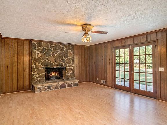 3rd image of 2660 Club Forest Ct SE
